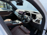BMW Premium Selection 江戸川は、約20台の展示スペースがあり、常時新車拠店より厳選された認定中古車が続々と入庫しております。