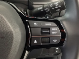 【アダプティブ・クルーズ・コントロール】予め設定した車速内でクルマが自動的に加減速。 前走車との適切な車間距離を維持しながら追従走行し、高速道路でのドライバーの疲労を軽減してくれる嬉しい機能付♪