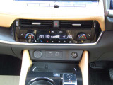オートエアコン搭載!ワンタッチで車内温度を一括管理できます!!