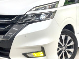 【LEDヘッドライト】悪天候や夜間走行時も良好な視界を確保し安心して運転できる高輝度LEDヘッドライトを装備!点灯速度が早く、消費電力も抑えられています。