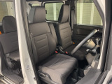 乗降がしやすい運転席。