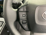 運転中、オーディオの操作をしてて、ハッとしたことはありませんか?ステアリングスイッチは、運転中でもハンドルでオーディオの操作が可能です。安全なドライブをサポートします。