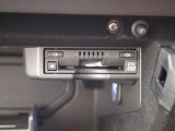 広がる運転支援サービスETC2.0搭載。全国の高速道路に設置されたITSスポットと双方向通信を図り、広域な道路交通情報や安全運転をサポートする情報を得て、音声やナビ画面上にタイムリーにお知らせします。