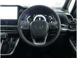 各操作スイッチなどもハンドルから手を放すことなく操作可能で安全運転に支援いたします!