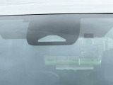 【トヨタセーフティセンス】走行中に前方の車両等を認識し、衝突しそうな時は警報とブレーキで衝突回避と被害軽減をアシスト。より安全にドライブをお楽しみいただけます。