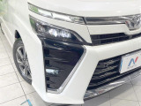 【LEDヘッドライト】悪天候や夜間走行時も良好な視界を確保し安心して運転できる高輝度LEDヘッドライトを装備!点灯速度が早く、消費電力も抑えられています。