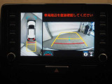 車の状態をモニターで上から俯瞰で確認できます。パノラミックビューモニター装備♪