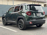 後方には障害物センサー装備。駐車が不安な方にとってバックカメラと併用でき頼もしい装備です。