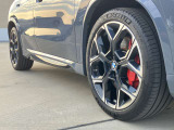 BMW純正アルミホイールです。納車時にはアルミホイールコーティングも承っております!是非ご検討下さいませ。