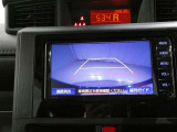 バックモニターがついていますので、バックでの駐車が苦手な方でも大丈夫です 実際のバック駐車は目視確認と合わせてお使い下さい