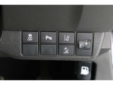 ホンダセンシング搭載!誤発進抑制機能・路外逸脱抑制機能・歩行者事故低減ステアリング・車線維持支援システム・先進車発進お知らせ機能など多彩な先進安全機能でより安全で快適なドライブを支援します。