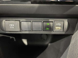 接続用・充電用USBポート。