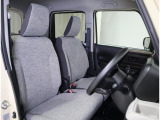 広さと安心を両立した、快適運転空間です。