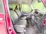 運転席シート廻りは使用感も少なく、良好な状態となっています。丁寧に使われていたことがよくわかりますね。