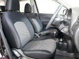 運転席まわりです。実際に座ってみて乗り心地を体感してみて下さい。