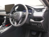 ステアリングスイッチ付きです。ハンドルから手を離さなくても、オーディオ操作などが可能です。