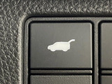 【パワーバックドア】スマートキーや運転席のボタンを押すだけでリアゲートが自動で開閉します!荷物を持っている時や、高い位置にあるバックドアを閉める際に便利な機能です♪