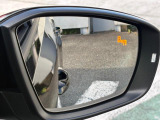 後側方の車両を検知してドライバーへ注意を促すレーンチェンジアシスト。