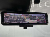 インテリジェントルームミラーで後方視界もよくみえます。