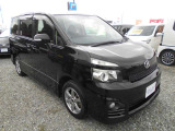 外装の状態も艶々ピカピカ!車両状態も良い車両です!!先ずは現車必見!!純正エアロ!プライバシーガラス!純正バイザー!16インチアルミ