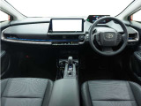 ◆インテリアパネル◆視界広々で非常に運転しやすくロングドライブでも疲れを感じさせないすっきりとまとまったインパネ周りです。