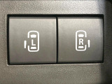 【両側パワースライドドア】スマートキーや運転席のスイッチで後席両側スライドドアの開閉が可能♪電動だから力を入れてドアを開ける必要が無く、小さなお子様でも簡単に開け閉めでき快適です♪