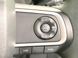 【クルーズコントロール】高速道路もラクラク走行。アクセルを離しても一定速度で走行ができ、長距離運転時の負担を軽減!加速・減速も簡単なスイッチ操作で調整できます。