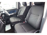 【助手席 】納車前には専門業者にてクリーニングを実施し綺麗な状態でお渡します!