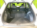 【パワーバックドア】スマートキーや運転席のボタンを押すだけでリアゲートが自動で開閉します!荷物を持っている時や、高い位置にあるバックドアを閉める際に便利な機能です♪