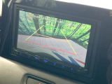 【バックカメラ】駐車時に後方がリアルタイム映像で確認できます。大型商業施設や立体駐車場での駐車時や、夜間のバック時に大活躍!運転スキルに関わらず、今や必須となった装備のひとつです!