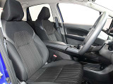運転席まわりです。実際に座ってみて乗り心地を体感してみて下さい。