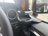 ドア部分のドリンクホルダーで、車内空間を有効活用できます。