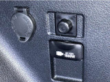 AC100V、1500Wのコンセントを車内に設置。アウトドアや駐車場で野外のコンセントとして利用できます。また、停電などの非常時にも使える便利な機能です!