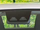 【スマートアシスト】走行中に前方の車両等を認識し、衝突しそうな時は警報とブレーキで衝突回避と被害軽減をアシスト。より安全にドライブをお楽しみいただけます。