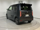 ご納車までの期間ですが、県内のお客様は1、2週間、県外のお客様は2、3週間ほどでご納車が可能となります。但し、書類の状況によっては多少の前後もありますので、その際には何卒ご了承下さい。