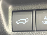 【パワーバックドア】スマートキーや運転席のボタンを押すだけでリアゲートが自動で開閉します!荷物を持っている時や、高い位置にあるバックドアを閉める際に便利な機能です♪