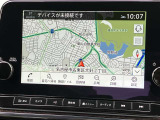 日産純正オリジナルナビゲーション搭載。インパネにマッチする専用デザインに、美しく見やすい大画面ディスプレイを採用。