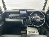 ドライバー目線の画像です。室内や視界もとても広いため運転しやすいですよ。ぜひご来店の際はお掛け下さい。
