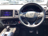 視認性の良いメーターで、運転中も情報がひと目で確認できて安心。見やすさにこだわったデザインで、毎日のドライブがもっと快適に