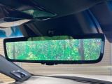 【デジタルインナーミラー】後席の大きな荷物や同乗者で後方が確認しづらい時でも安心!カメラが撮影した車両後方の映像をルームミラー内に表示。クリアな視界で状況の確認が可能です!