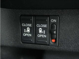 ◆両側電動スライドドア◆狭い駐車場でも乗り降りが楽々♪お子様が隣の車にドアを当ててしまう心配もございません!小さなお子様連れの方もこれで安心。