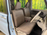 運転席シート廻りは使用感も少なく、良好な状態となっています。丁寧に使われていたことがよくわかりますね。