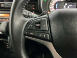 【ステアリングスイッチ】運転中に前方から目線をそらすことなくオーディオ等の操作が可能な便利機能!安心&快適なドライブを演出してくれます。