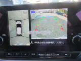 【アラウンドビューモニター装備】 バックカメラによる後方の確認だけでなく4つのカメラで真上から見ている様に周囲360度を写し出し、自車周辺の詳細な状況を確認出来ます。狭い場所での取り回しも安心です。