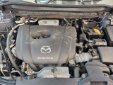 「SKYACTIV-G(ガソリン)」は、規格外の高圧縮を実現し、世界のエンジン技術者に驚きを与えました。さらに、それを維持したままノッキングの発生を抑え、熱効率を向上、走りにも寄与したエンジンです。