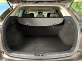 積み下ろしのしやすいデッキにはたっぷりと荷物を積み込んでいただけます。遊びから仕事まで、様々なシーンで頼れます♪