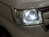 LEDヘッドライトです。デザイン性がよくとても明るいので、夜間の走行や悪天候でも安心です。しかも長寿命!