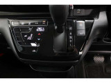 ■インパネシフト■ハンドルに近い位置で運転席からも見やすく操作しやすいインパネシフト。パッと見ただけで、どのギアに入っているのかが判断しやすいところもいいですね!
