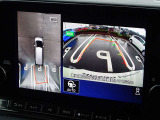 【アラウンドビューモニター&バックモニター】クルマを真上から見下ろしているかのような映像が表示され、周囲の状況がひと目で把握できるので、安心してスマートに駐車できます。駐車が苦手な方にオススメです!