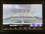 バックでの車庫入れも安心です! リアカメラが付いているバックモニター付のナビを装備しております。操作線もついており距離感も画面から確認できます。